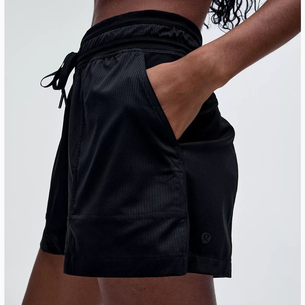 Lululemon Dance Studio High-Rise Short 3.5" ribbed black drawstring 4